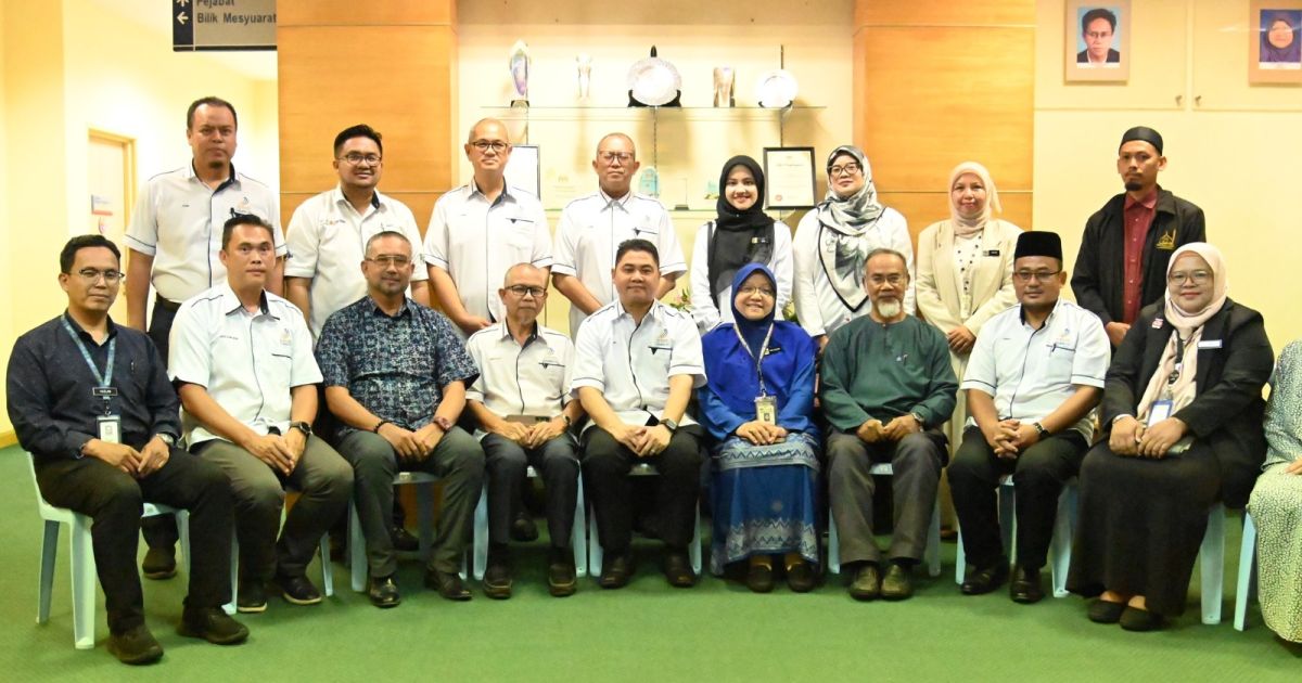 Lawatan Hormat YDP Majlis Perbandaran Temerloh & Agihan 100 Naskhah Al-Quran di HOSHAS